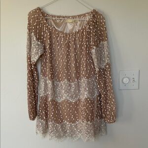 A'Reve Tan and Cream Lace Top